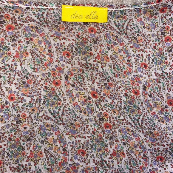 Vintage Sheer blouse with a beautiful pattern! - Picture 5 of 5